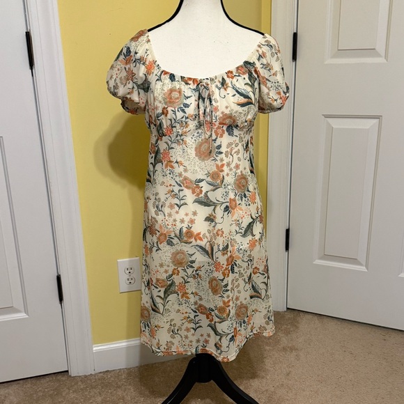 SO Cream Puff Sleeve Sundress Sz Medium 36” long, 15.5” waist - Picture 2 of 8